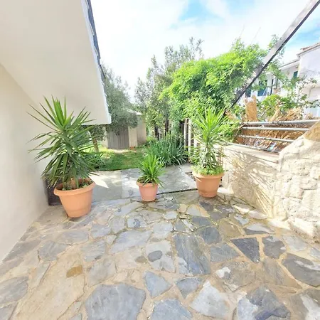 Anris & Dianas Dom - In A Quiet Part Of The Center Apartment Kallithea (Chalkidiki)