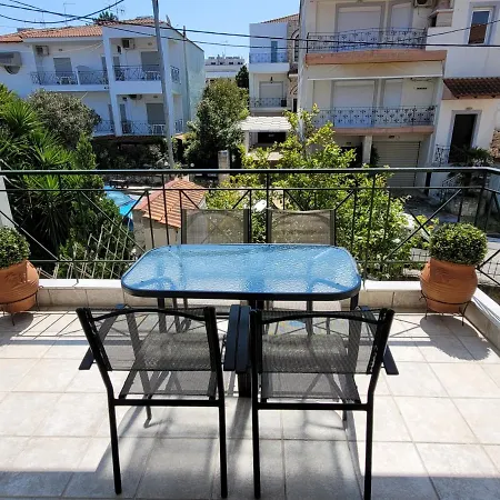 Apartment Anris & Dianas Dom - In A Quiet Part Of The Center Kallithea (Chalkidiki)