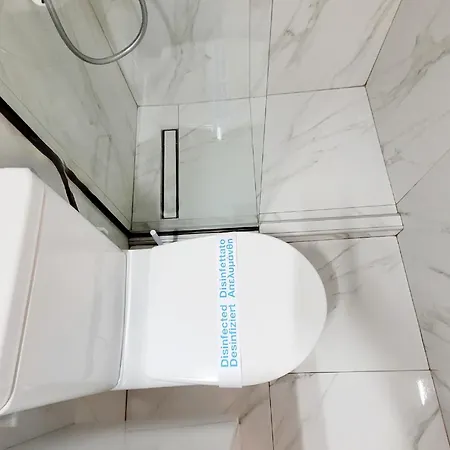 Anris & Dianas Dom - In A Quiet Part Of The Center *