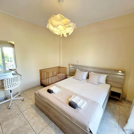 Anris & Dianas Dom - In A Quiet Part Of The Center Apartment Kallithea (Chalkidiki)