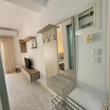 Daire Anris & Dianas Dom - In A Quiet Part Of The Center Kallithea (Chalkidiki)