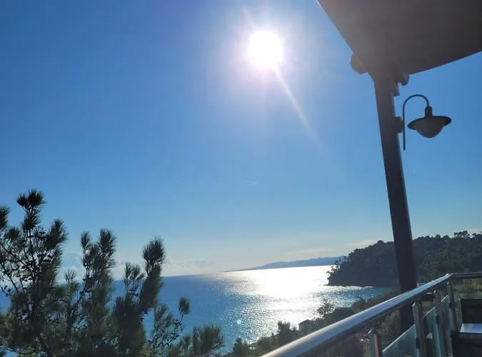 Anris & Dianas Dom - In A Quiet Part Of The Center Kallithea (Chalkidiki)
