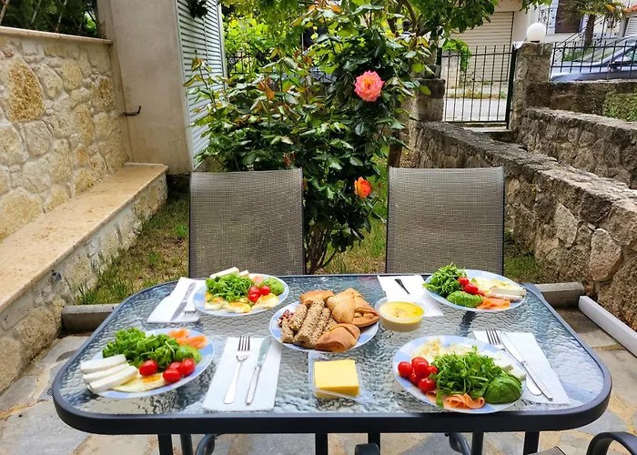 Anris & Dianas Dom - In A Quiet Part Of The Center Kallithea (Chalkidiki)